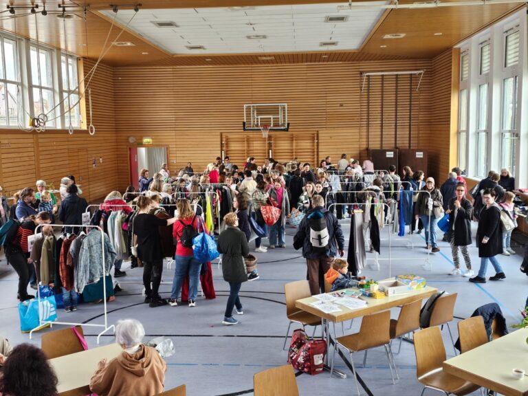 3. Kleidertauschparty in der Kraichgauhalle